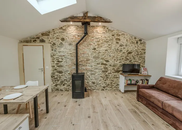 Grange Renovee 5 Personnes-gite Le 411 Casa de Férias *